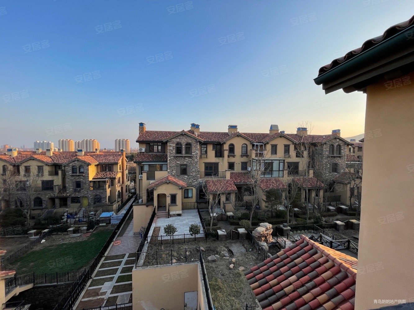 青建橄榄树6室3厅4卫381㎡南北400万