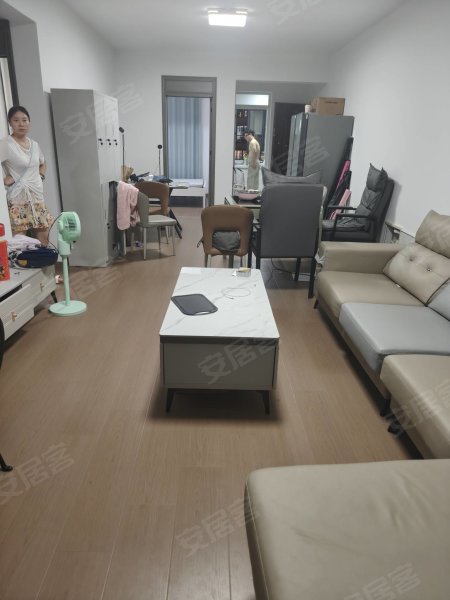 瑶海万达旁万达华府小区精装三室二厅家具家电齐全欢迎来电看房