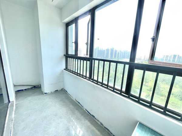 可短租月付_湖畔义乐_主卧带大阳台__拎包入住_云峯中心