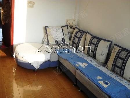 多层建筑楼层中是否必须设置消火栓箱?