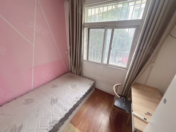 环东小区2楼！次卧有厨房可以做饭！随时看房拎包入住可以月付