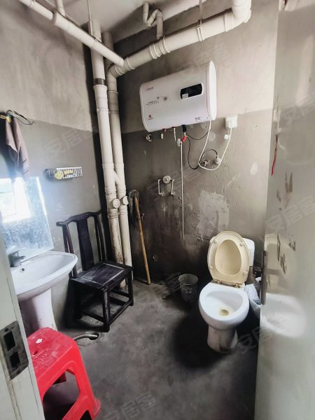 福禄南园电梯房两室边户_适合工人住_有简单家具_部分电器