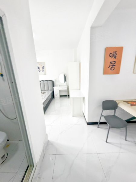 自家房子无某费临湖社区阳台独卫可短租月付拎包入住近各大工厂