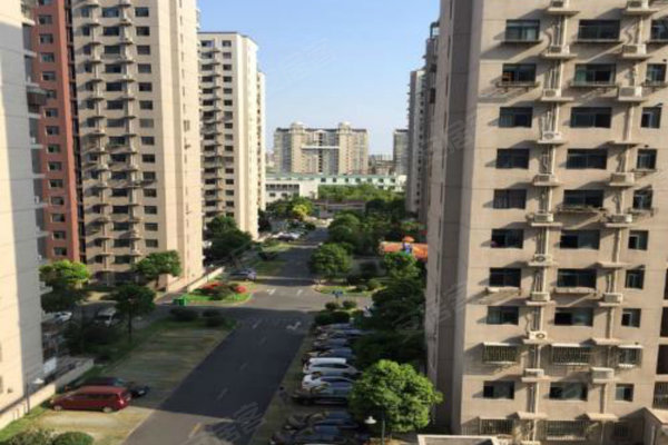 宝虹水岸人口