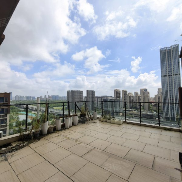 新上碧桂园！省府大露台顶复急寻有缘人！可月付押一付一随时看房