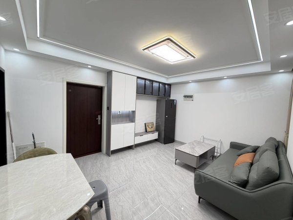 滨湖沁园_精装两室_业主自住装修_全屋定制_瓷砖金融港方圆荟