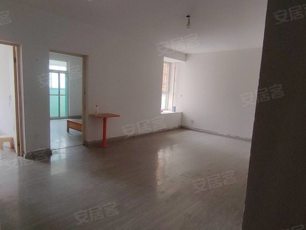可以短租_出门就是地铁口_民用水电_免费停车