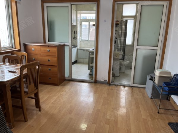 红星路与桐城路交叉口，45中边上全套电器家具，拎包入住