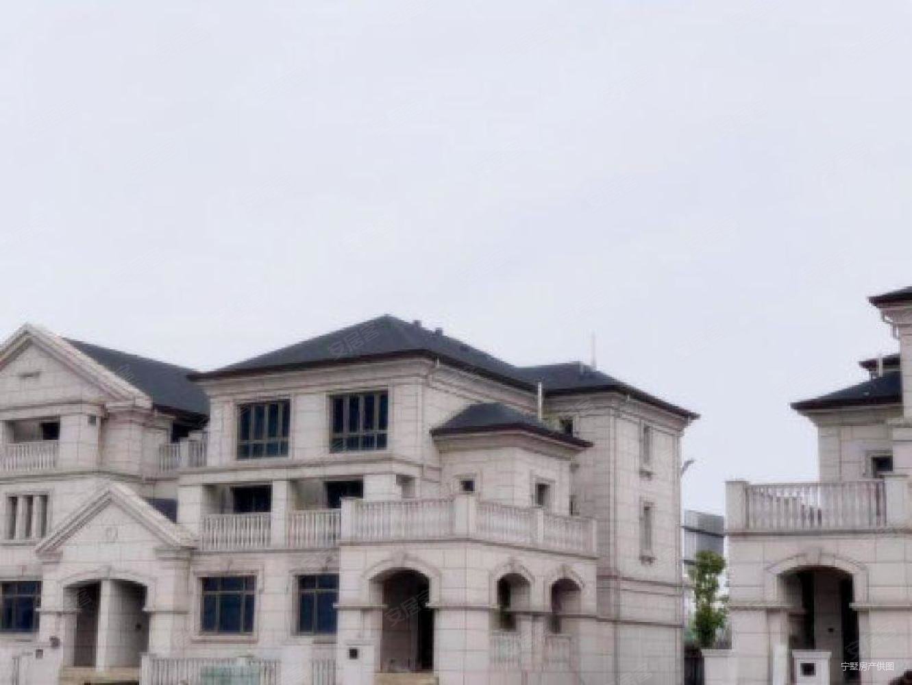 江核纯法式别墅地面三层帝景观云联排280平700万