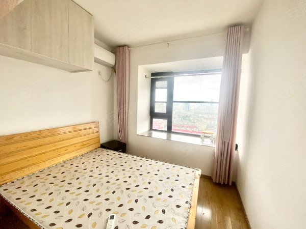3号线八号线一里井地铁口，宜家，大润发，泊心湾，兰亭小学