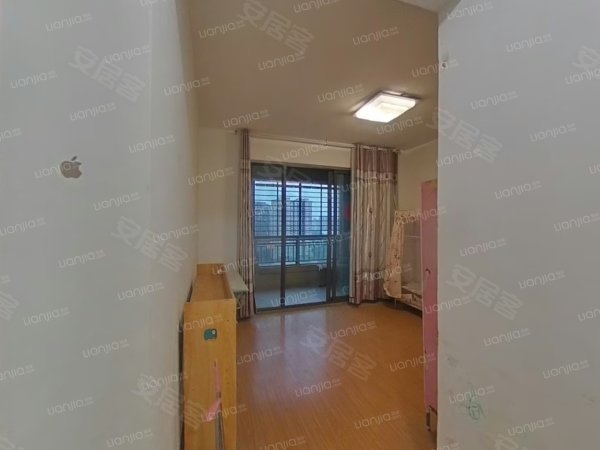 华地紫园两室一厅，日光充足，带阳台