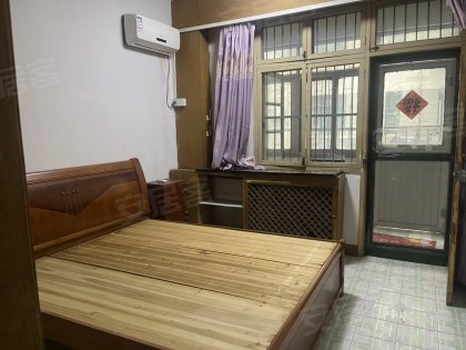 省政府宿舍，全套电器家具，环境好，供暖拎包入住