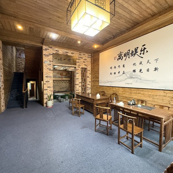 玫瑰绅城花园(别墅)，4室4卫，精装原木风，空中露台
