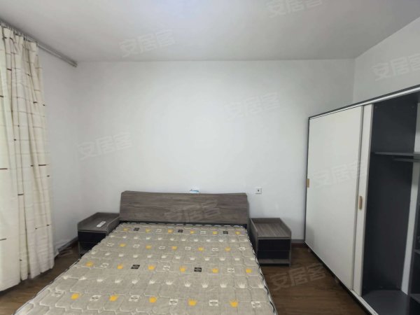 裕兴家园精装大两室，家具家电齐全，随时拎包入住
