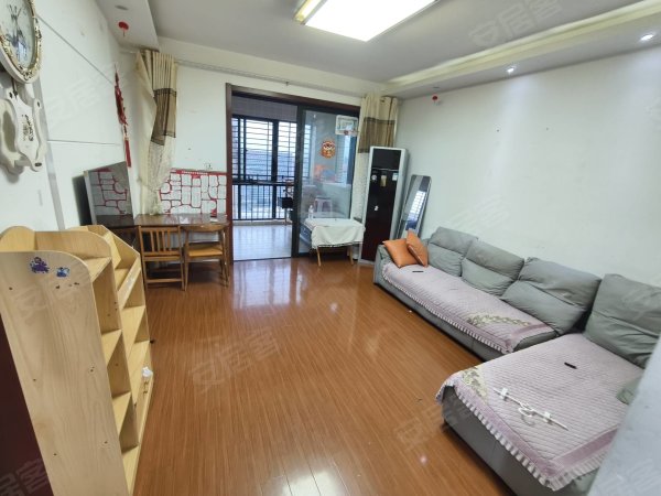 居家装修！客厅带阳台!朝南_安粮城市广场_精装两室_唯品会
