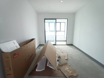 八百_急租美丽景湾三室纯毛坯没家具家电啥也没有仓库自己带家具