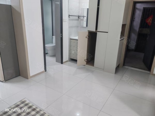 3号5号8号地铁附近窦小桥小区，21，1600，精装