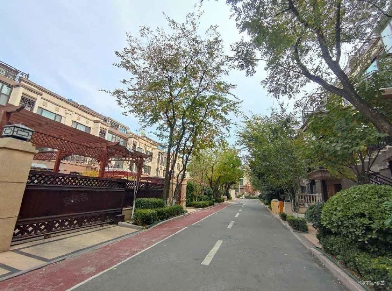 龙湖蓝湖郡