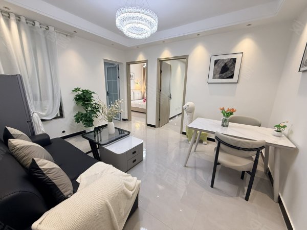滨湖沁园旁_湖畔义乐_方圆荟_临近金融小镇_精装修拎包入住