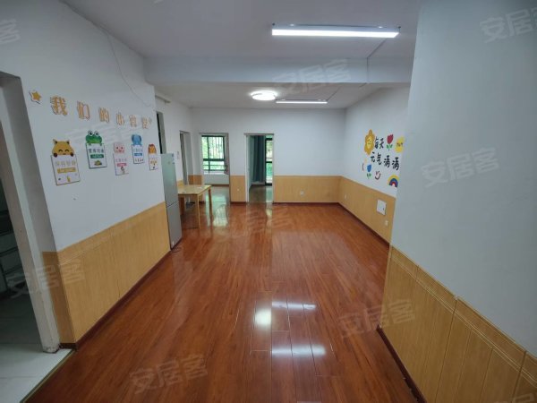 小高层，经典雅苑_电梯房_精装修_3室1厅1卫