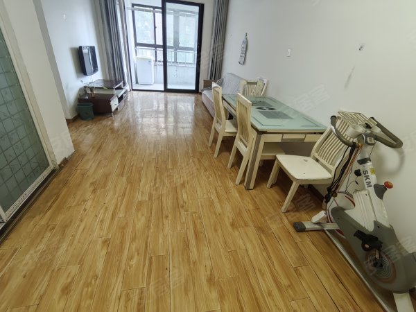 大富新领地_淮合小学对面_国际陆港_简装三室_随时看房