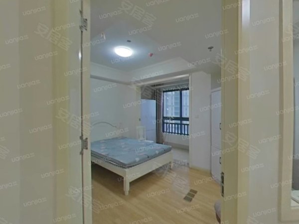 馥邦天下，一室一厅一厨一卫拎包入住，家具家电齐全，诚心租