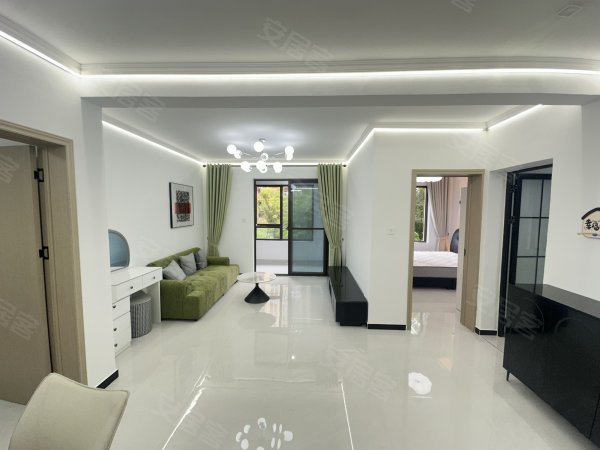 龙溪苑精装修正规大两室家具家电齐全拎包入住近瑶海万达保利广场