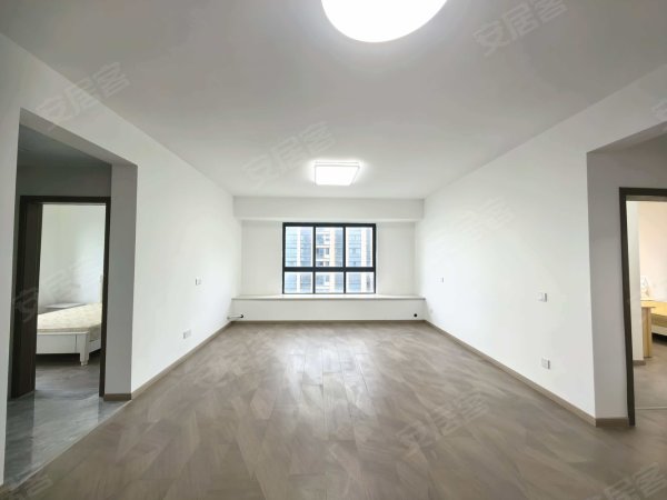 真房实拍_柳树塘地铁口_馥邦天下精装三室_家电齐全_拎包入住