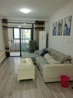 花园洋房3室1厅2卫，精装修。拎包入住。