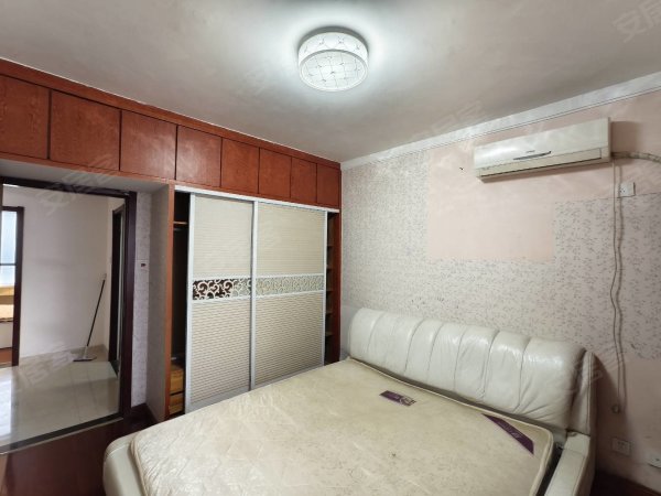 自住精装修边户两室_高配家具家电_还包物业费_拎包入住没问题