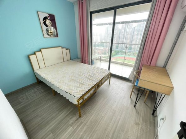 房东自住房首租_双阳台豪华装修_近方圆荟滨湖会展中心要素市场