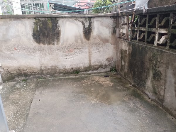 一楼有院子_双岗小学旁_3室1厅空调热水器冰箱洗衣机床桌柜子