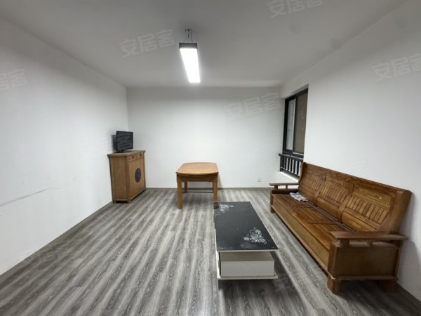 天鹅湖银泰_蔚蓝商务港_百利中心旁_天鹅湖九号三室_价格便宜