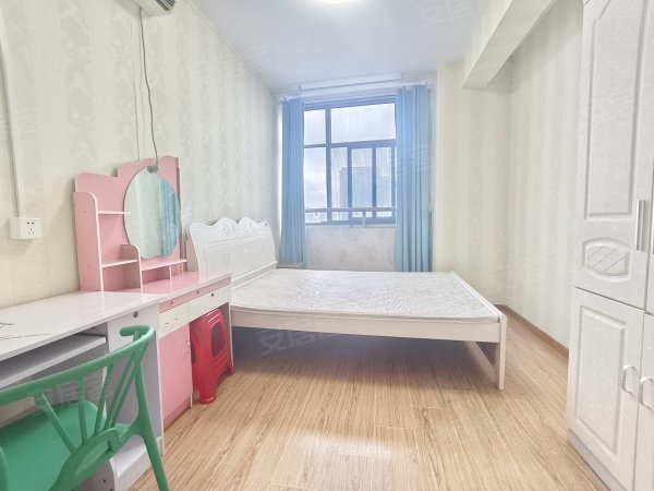 港汇广场__洪岗地铁口__带餐厅__可做饭__独卫独洗