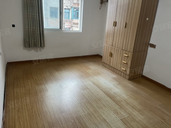 安庆路与六安路交叉口，全套电器，家具可以配
