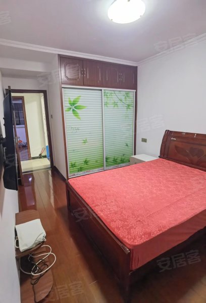 大通路小学对面两居室照片与实景一致，家电齐全，拎包入住。