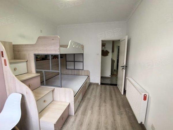 绩溪路精装自住两房家具家电齐全，有暖气自住房第1次出租