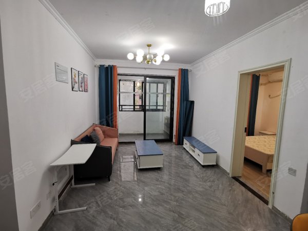 休宁路近地铁_凌大塘合肥南站绿地中心_凌美苑精装2房民用水