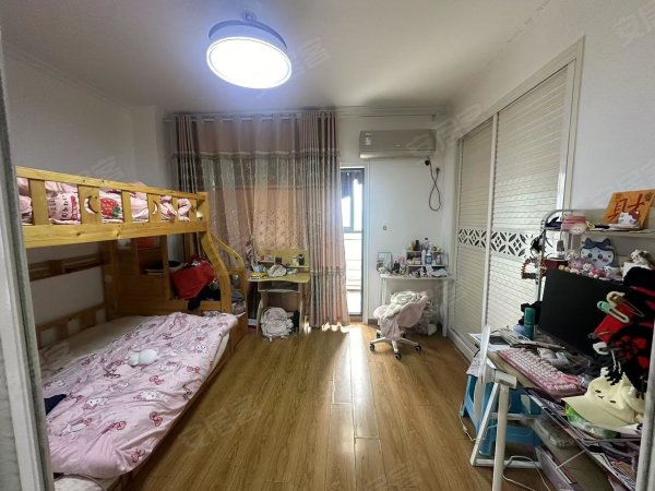 万象汇城隍庙商圈，生活便利，5号线地铁口，交通便利