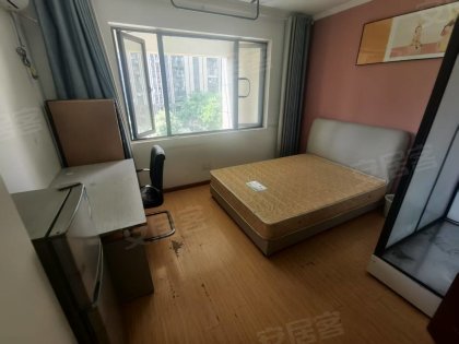 有公厨！燃气热水！西湖国际广场！随时看房入住！主次卧合租