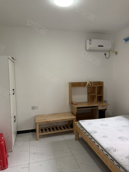 3号线地铁口_全屋瓷砖_随时可以来看房