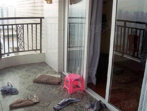 国平安重庆五里店灯饰广场3楼34部的打电话叫