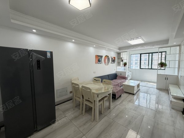 新出水晶公馆精装三室_全屋定制衣柜_陪读住家_近地铁口租房