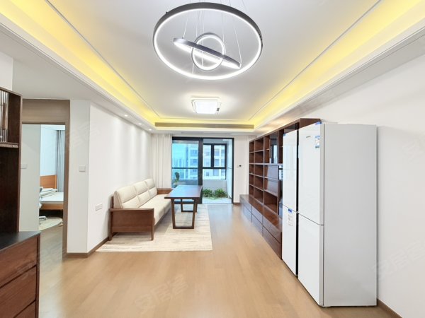 实拍_品牌西门子家电_实木家具_全屋金刚网纱窗_中央空调暖气