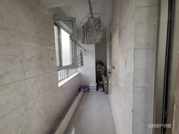 鸿鑫俊景