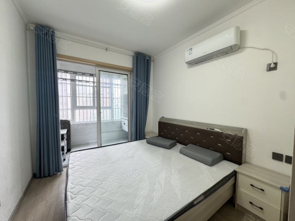 滨湖沁园_精装两室_业主自住装修_全屋定制_瓷砖金融港方圆荟