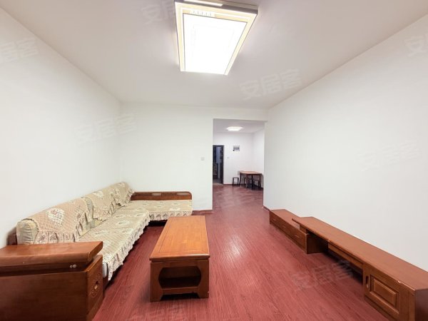 兴华苑C区三室一厅精装修，近1号线兴华苑地铁，近武里山天街