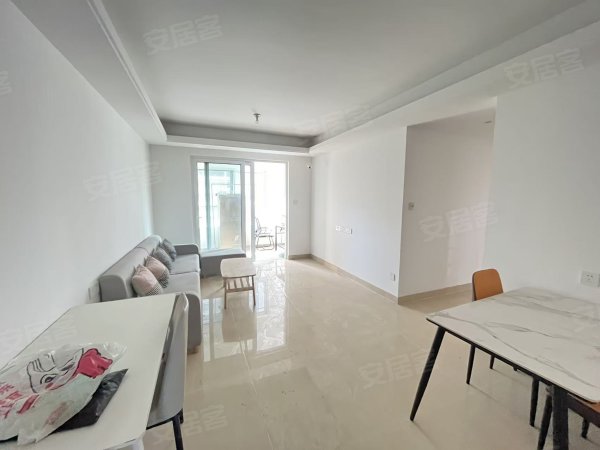 近学校地铁，房东自住房，家具齐全，通行方便，环境优美