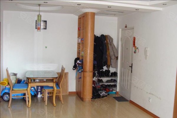 时尚小镇二手房 600x600.jpg