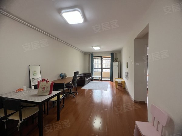 世茂2室_客厅带空调_房子干净随时拎包入住_小区门口位置急租